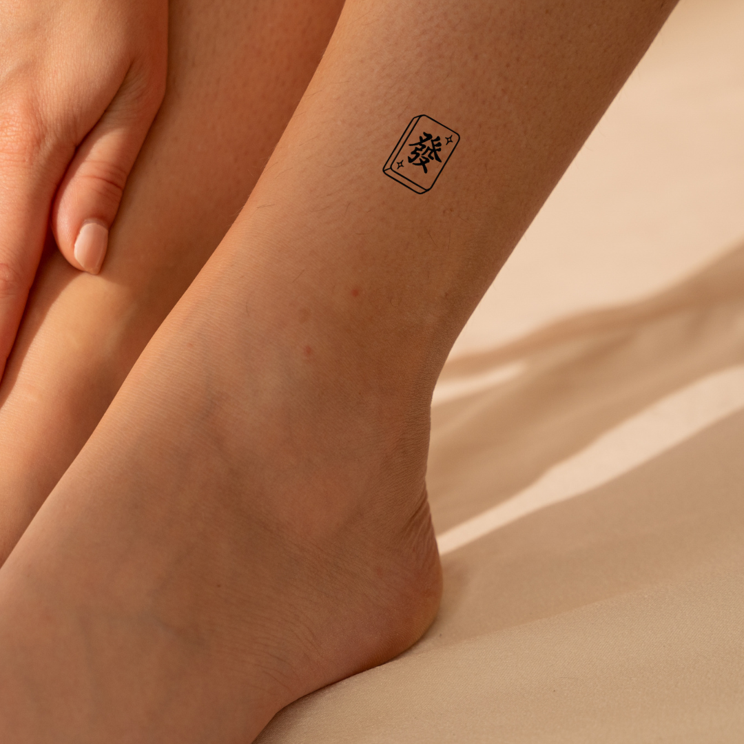 Fa-tastic — Luck, Style & a Winning Hand by DOVIANA Tattoo Studio (height 0.5‘’)